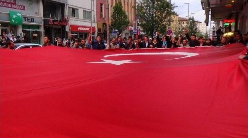 Sivas&rsquo;ta &lsquo;bayrağa Saygı&rsquo; Y&uuml;r&uuml;y&uuml;ş&uuml;