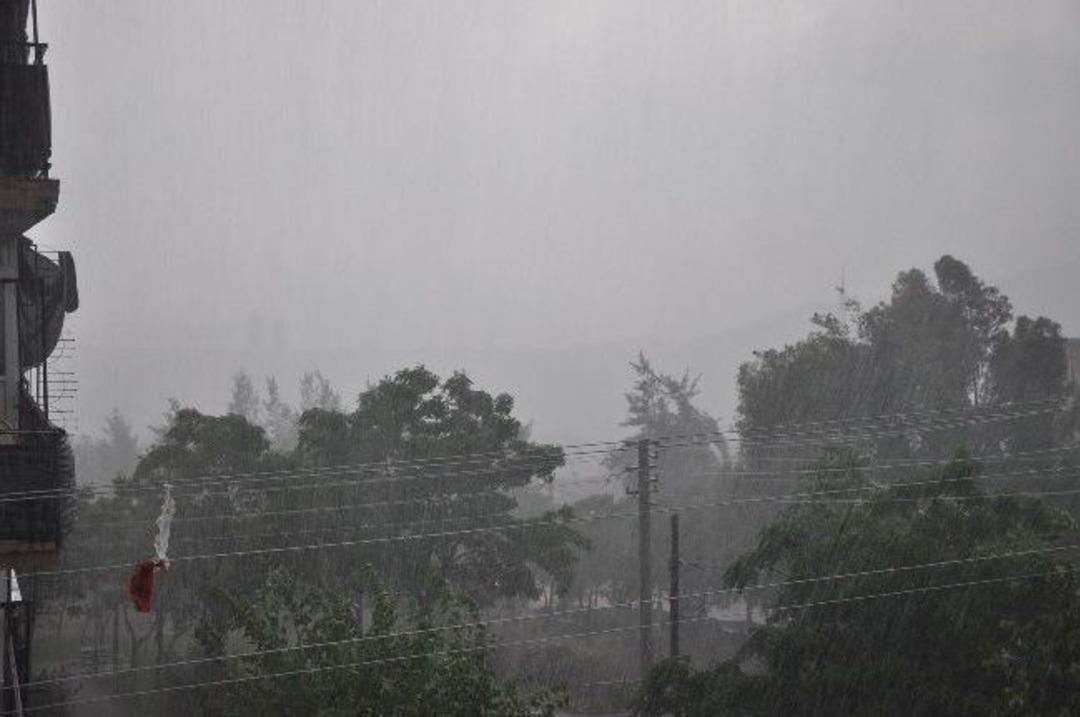 İzban Merkezine Yıldırım D&uuml;şt&uuml;: 1 Yaralı