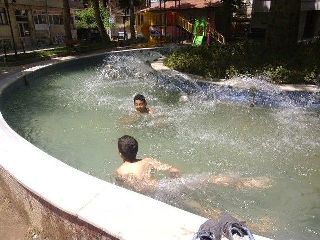 Edirne’de Çocuklar Havuz Sezonunu Açtı