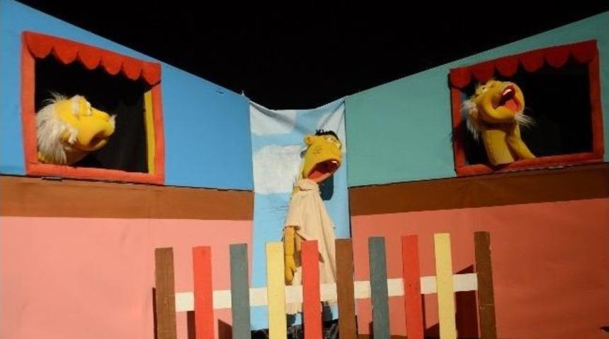 Korkak Korkuluk&rsquo;u Minikler Kurtardı