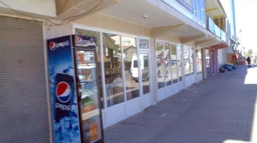 Varto&rsquo;da Esnaf Kepenk A&ccedil;madı