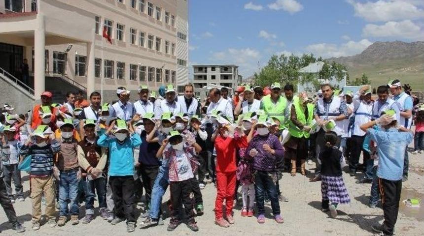 Van B&uuml;y&uuml;kşehir Belediyesi&rsquo;nden Temizlik Kampanyası