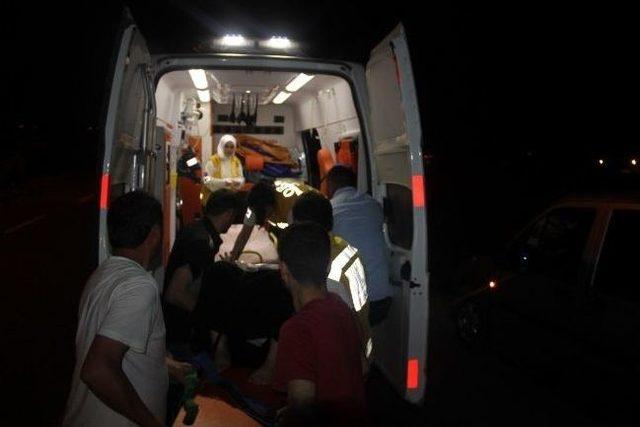 Otomobil Dereye U&ccedil;tu: 3 Yaralı 2