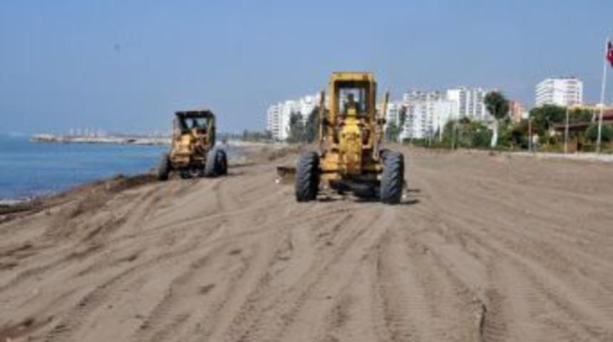 Erdemli&rsquo;de Sahiller Temizleniyor