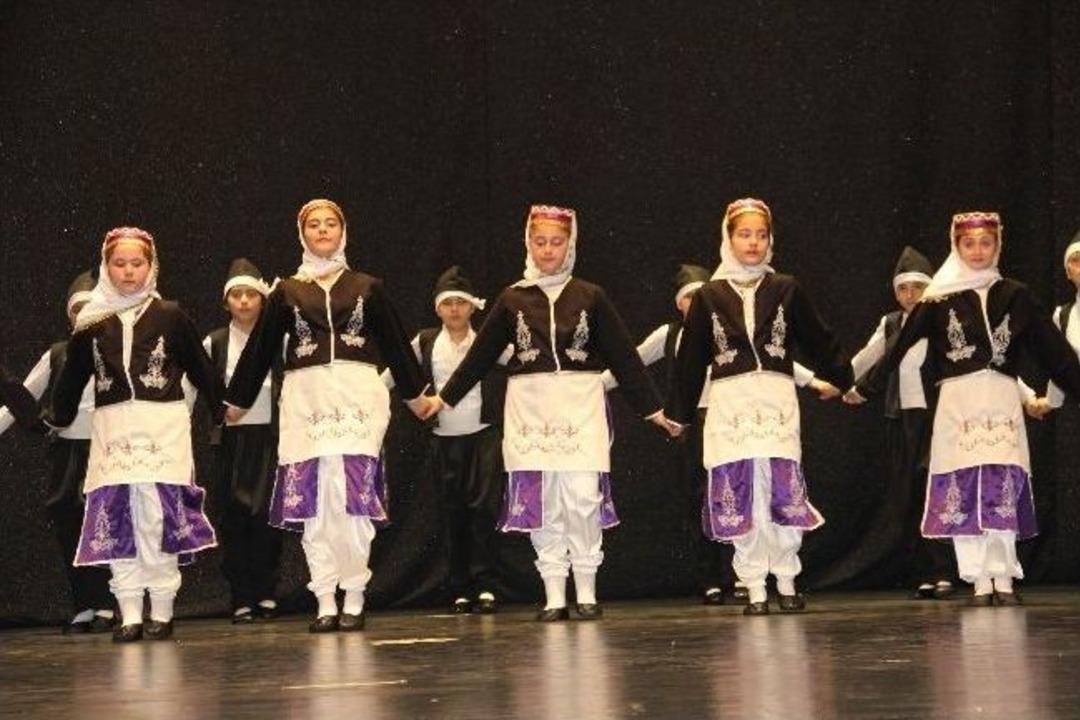 T&uuml;rk Halk Oyunları &Ccedil;ocuk B&ouml;l&uuml;m&uuml; G&ouml;sterisi