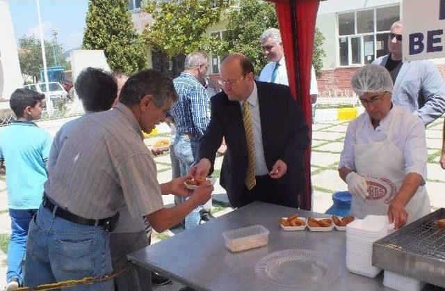 Başkan Özakcan, Eski Belediye Binasını İnceledi