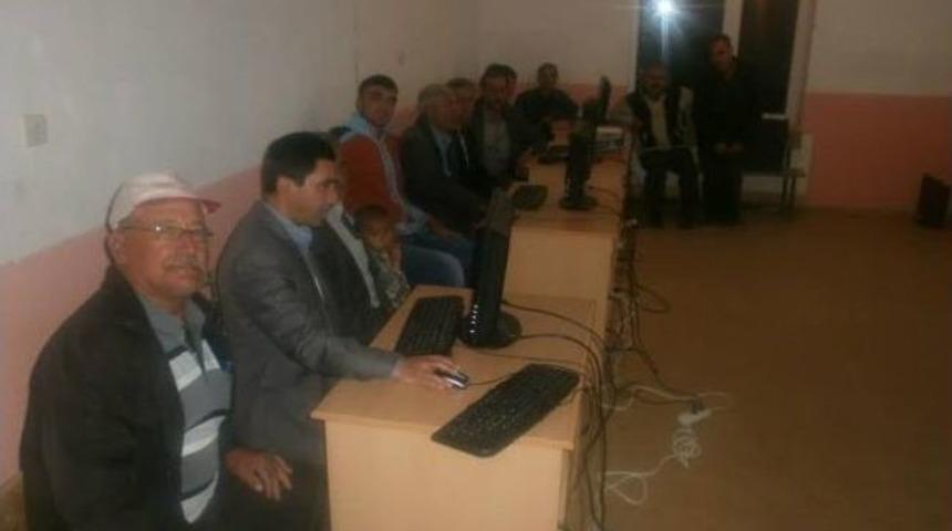 Köyde Bilgisayar Kursu Açıldı