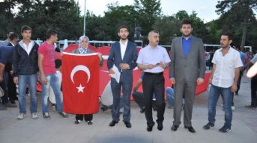 Elazığ&rsquo;da Bayrağa Saygı Y&uuml;r&uuml;y&uuml;ş&uuml;