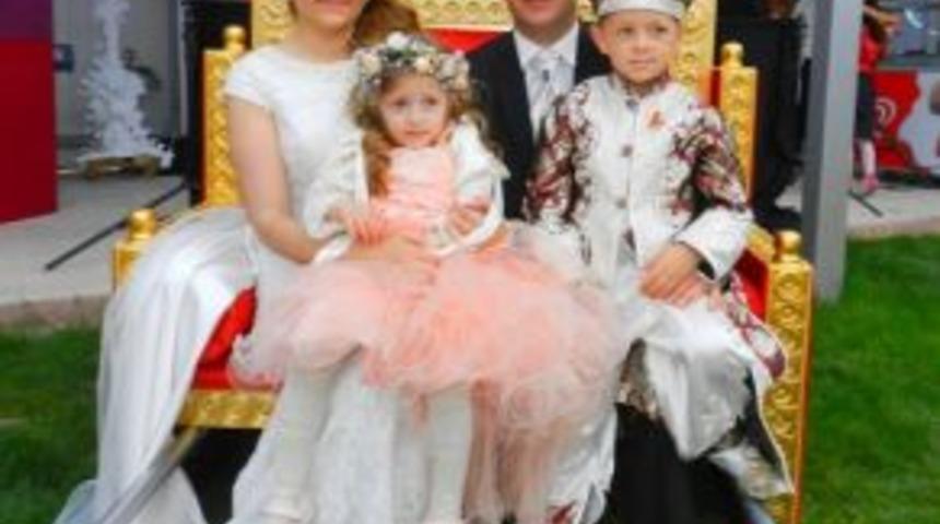 Aytuğ Kaan Erkekliğe Merhaba Dedi