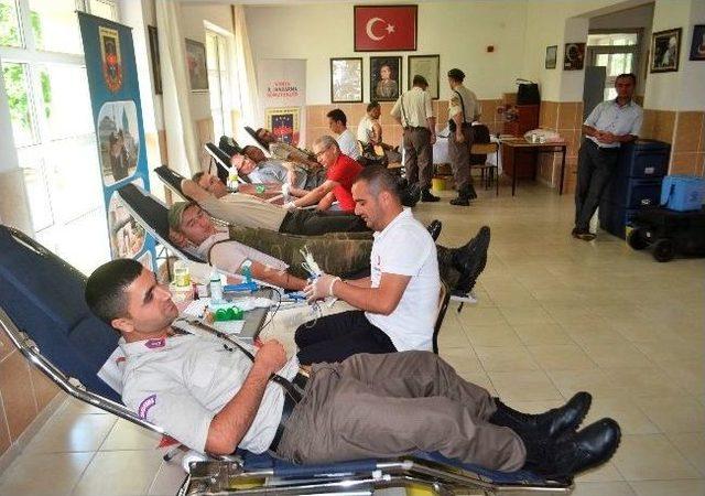 Jandarma&rsquo;dan Kan Bağışı Kampanyası 1
