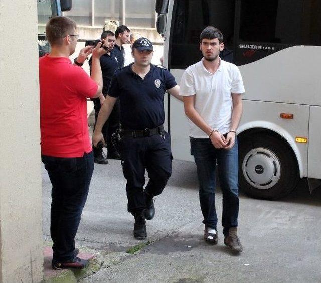 G&ouml;zaltına Alınan 20 &Ouml;ğrenci Adliyeye Sevk Edildi 1