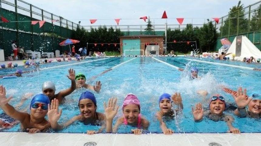 Osmangazi&rsquo;de Havuz Sezonu A&ccedil;ılıyor