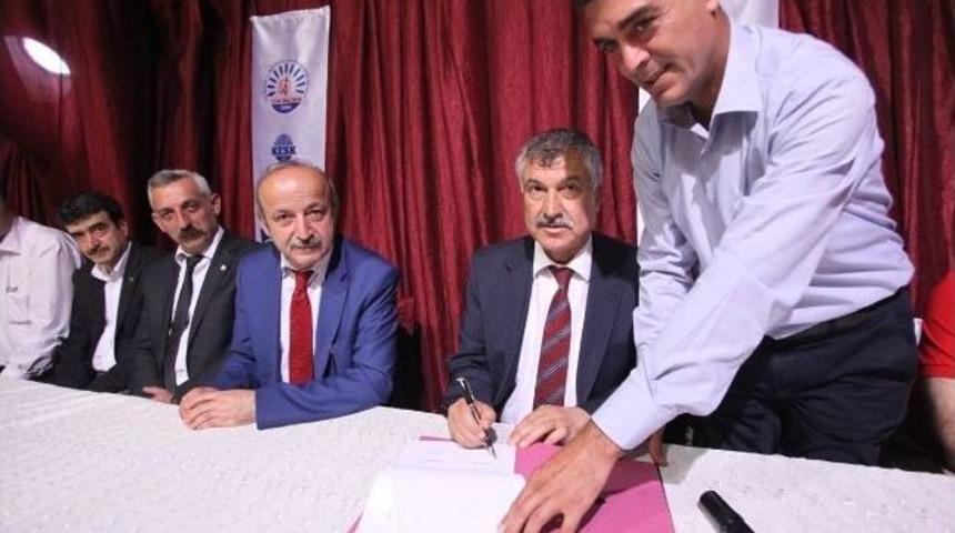 Seyhan Belediyesi'nde Toplu S&ouml;zleşme Sevinci