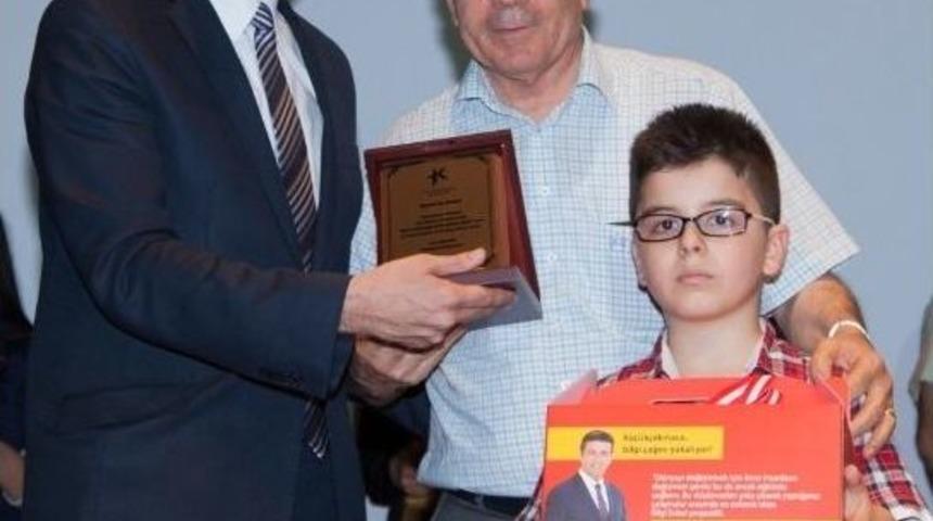 Milli Ve İnsani Değerler &Ouml;d&uuml;l T&ouml;reni Ger&ccedil;ekleştirildi