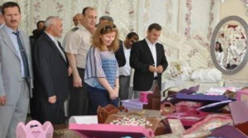 Suşehri Halk Eğitim Merkezi Yıl Sonu Sergisi A&ccedil;ıldı