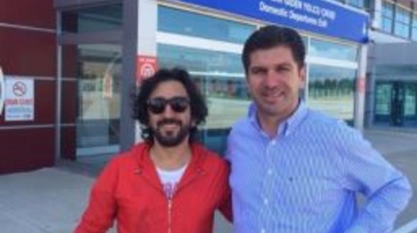 &Uuml;nl&uuml; Sanat&ccedil;ı Fettah Can'dan Burdur G&ouml;l&uuml;&rsquo;ne Destek