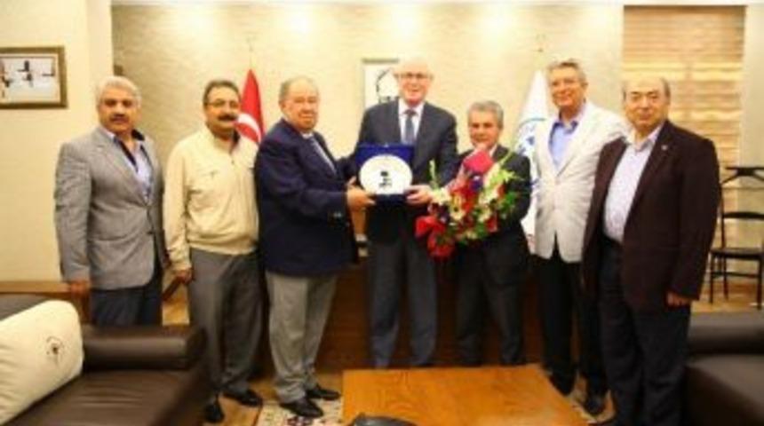 Sivirihisarlılar Başkan Kurt'u Ziyaret Etti