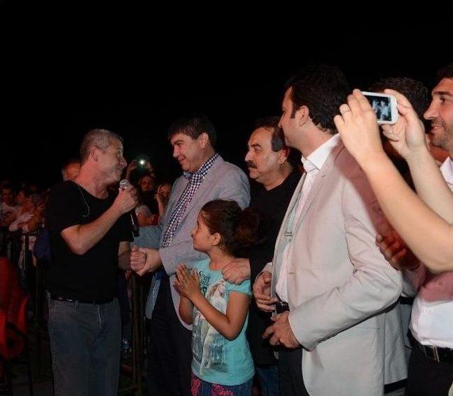 B&uuml;y&uuml;kşehir Antalyalıları Levent Y&uuml;ksel İle Coşturdu 3