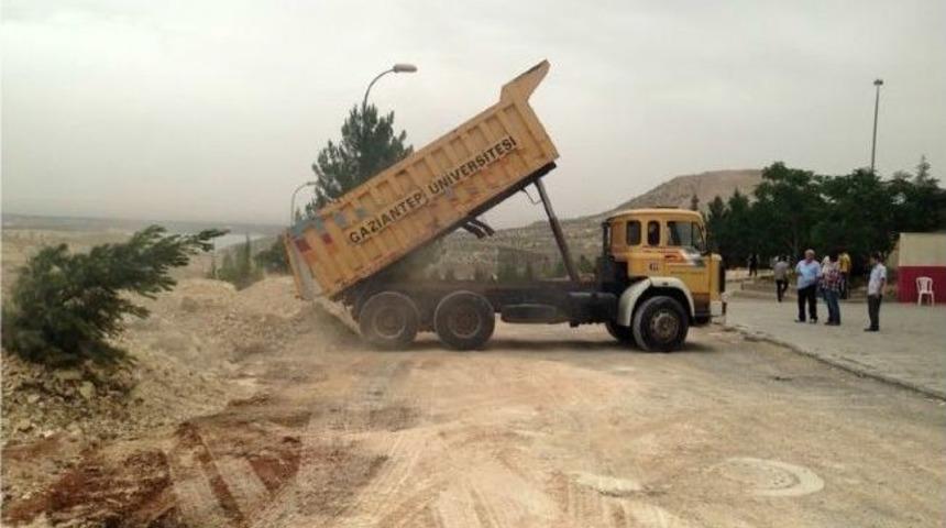 Nizip Yerleşkesinde Yol Yapım &Ccedil;alışması