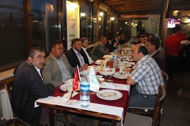 Sarıgöl İşadamları Derneği’nden Muhtarlara Yemek Verildi