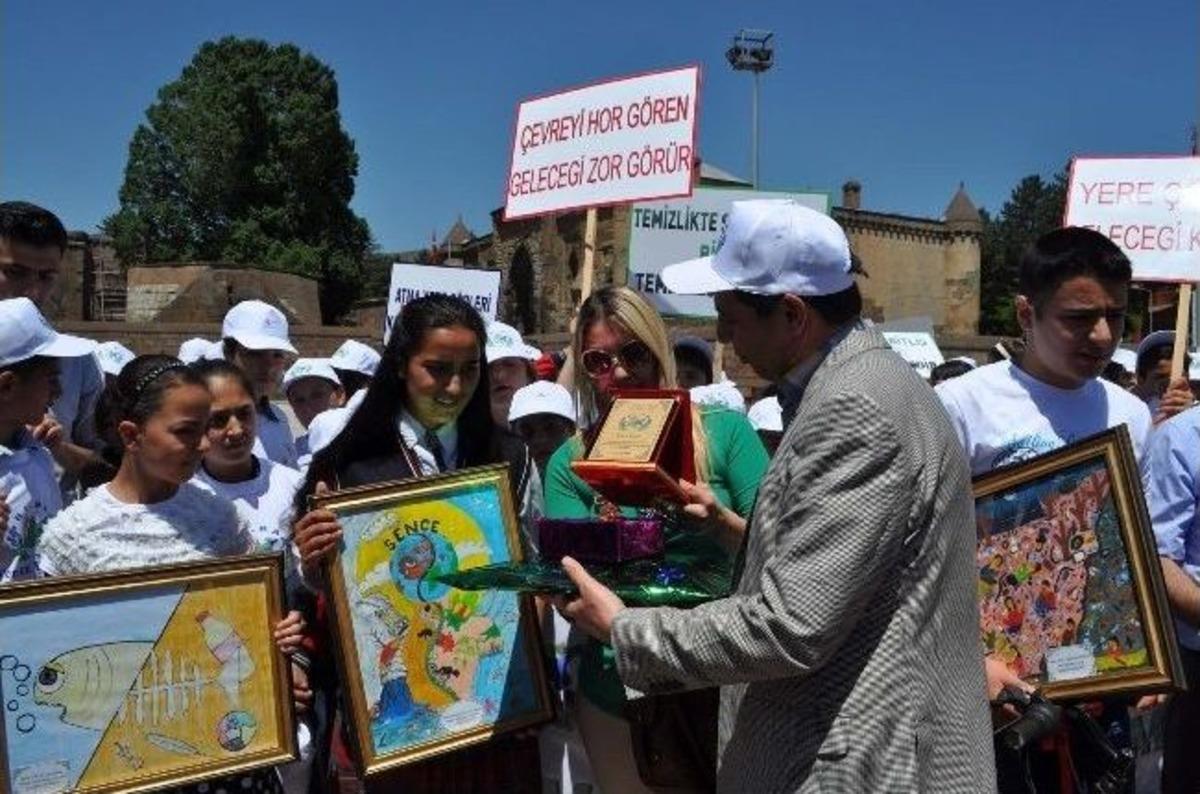 Bitlis'te "d&uuml;nya &Ccedil;evre G&uuml;n&uuml;" Kutlandı