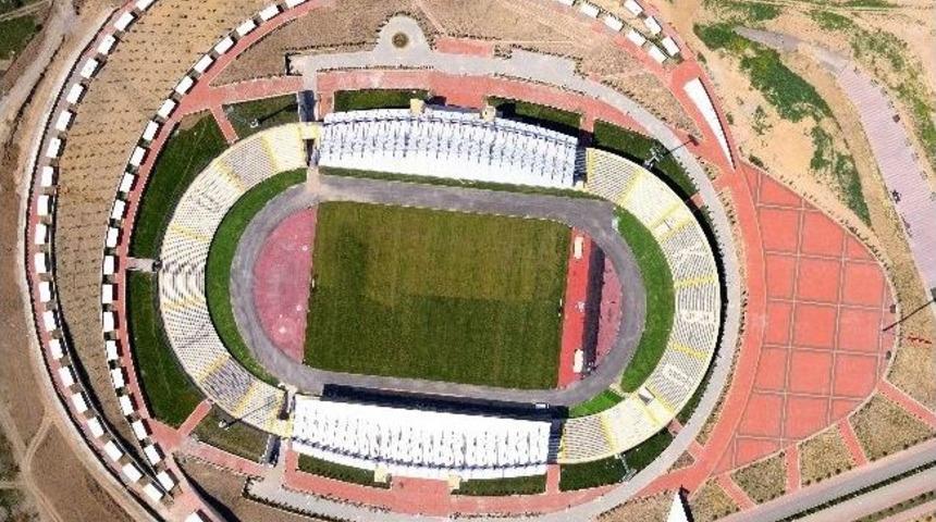 Karab&uuml;k &Uuml;niversitesi&rsquo;nde Hilal&rsquo;in Doğuşu