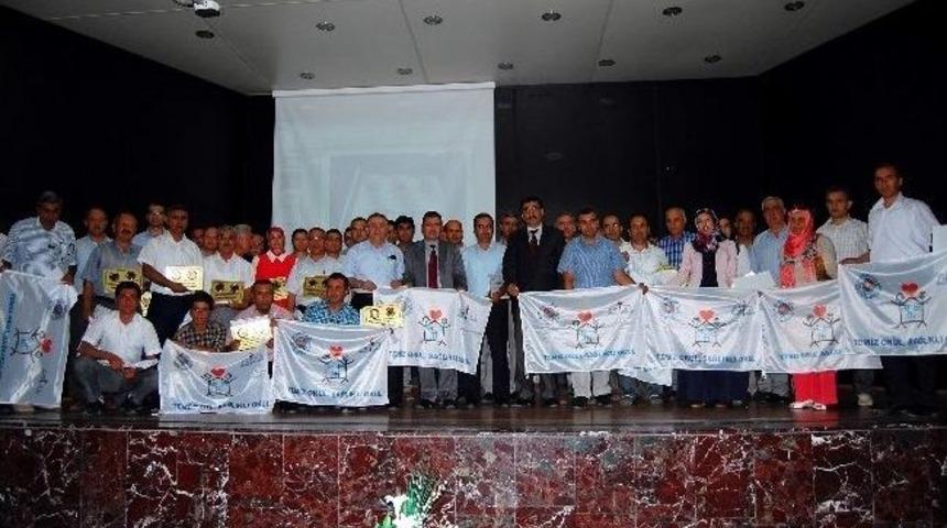 Beyaz Bayrak T&ouml;renin&rsquo;de &lsquo;bayrak&rsquo; Vurgusu