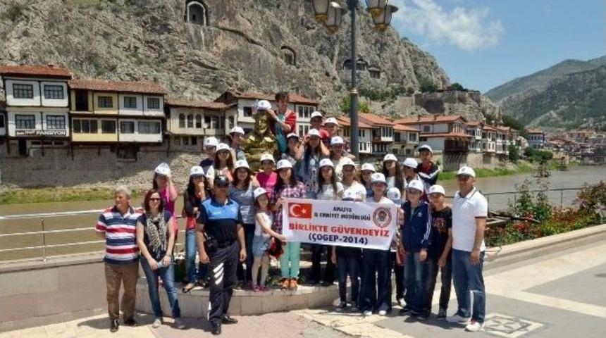Polisler &Ouml;ğrencilere Amasya&rsquo;yı Gezdirdi