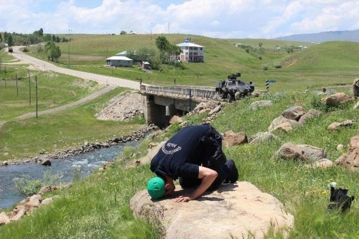 Muş&rsquo;taki Yol Kesme Eylemi