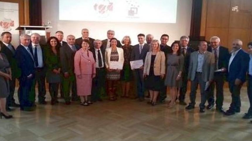 A&uuml; Ve Almanya T&uuml;rk Toplumu, Berlin&rsquo;de Bilim Yılı &Ouml;d&uuml;lleri Verdi