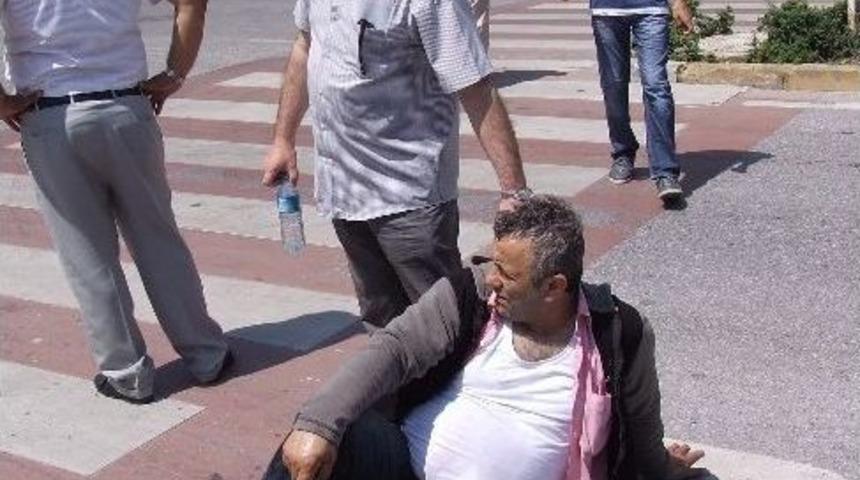 Otomobille Motosiklet &Ccedil;arpıştı: 1 Yaralı