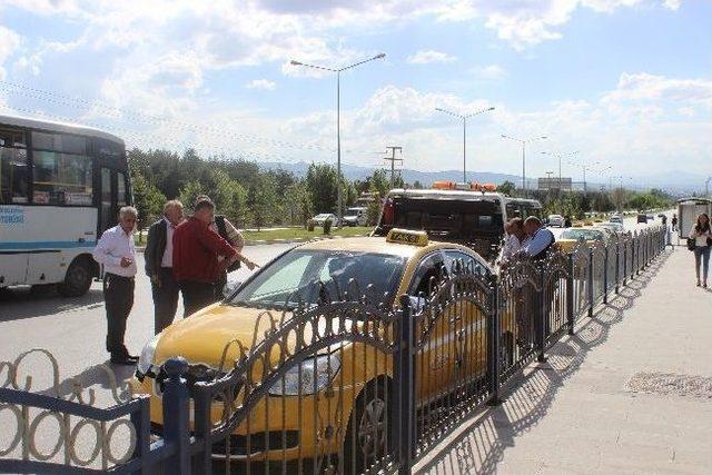 Erzurum&rsquo;da Trafik Kazası Ucuz Atlatıldı 1