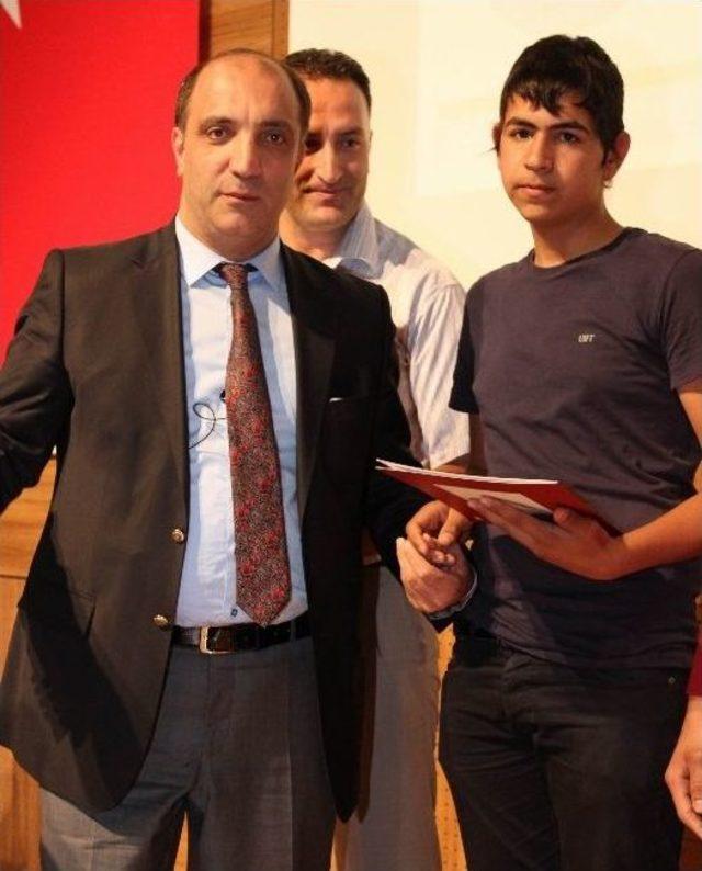 &lsquo;yarınlara Umut Projesi&rsquo; Kursiyerlerine Sertifika Verildi 1