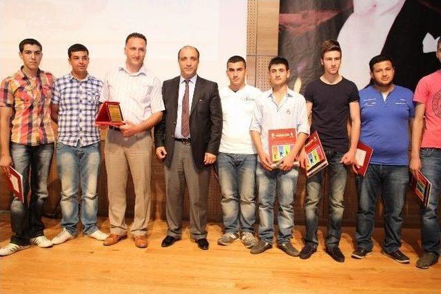 &lsquo;yarınlara Umut Projesi&rsquo; Kursiyerlerine Sertifika Verildi 2