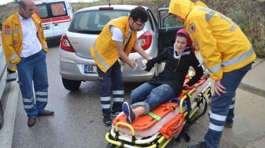 Minib&uuml;s Takla Attı: 5 Yaralı