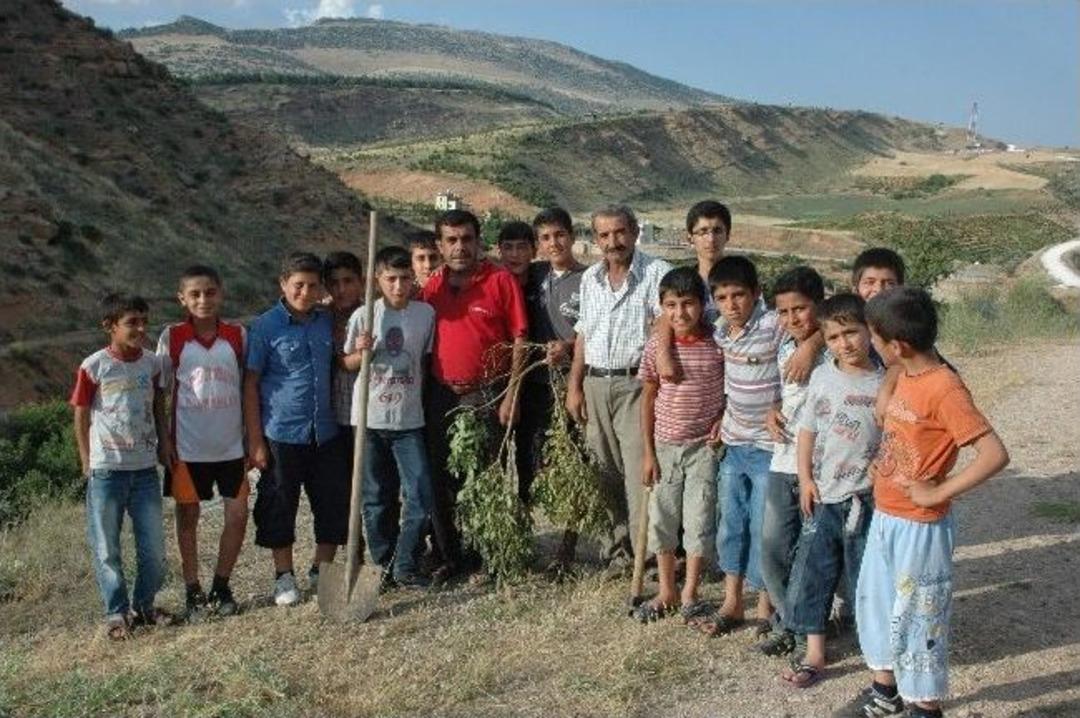 K&uuml;&ccedil;&uuml;k Kahramanlar, Onlarca D&ouml;n&uuml;m Arazinin K&uuml;l Olmasına Engel Oldu
