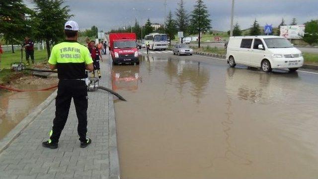 Etkili Olan Yağış Sonucu Onkoloji Servisinin Bodrumunu Su Bastı 2
