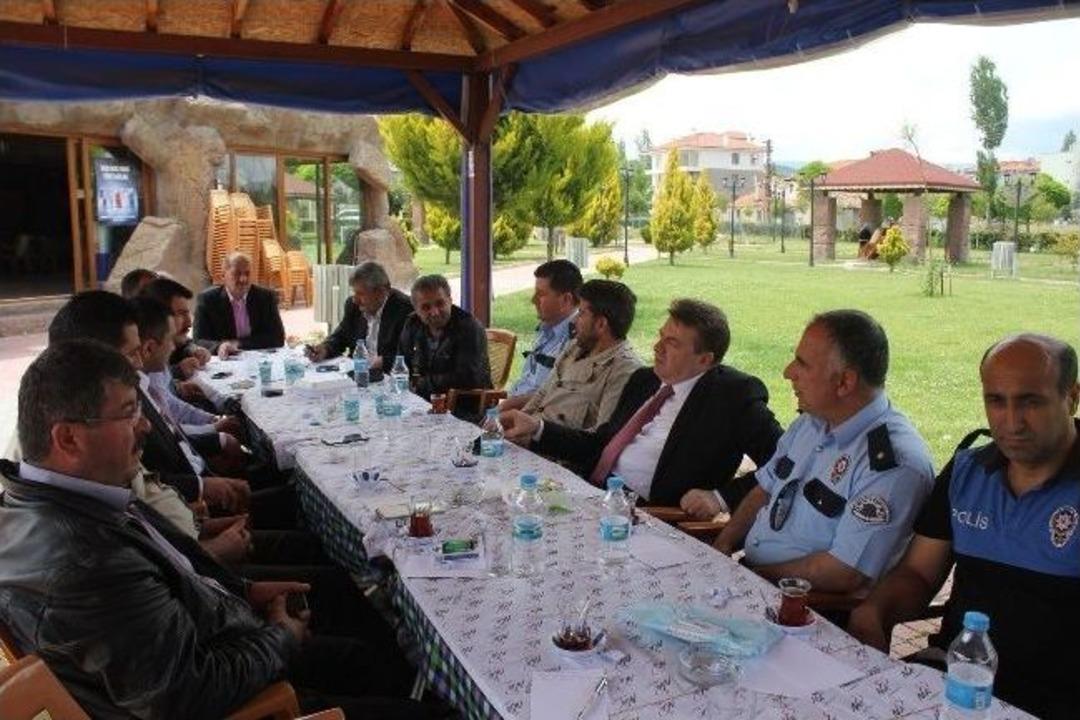 Korkuteli Emniyet M&uuml;d&uuml;rl&uuml;ğ&uuml;, Muhtarlarla Asayiş Toplantısı Yaptı