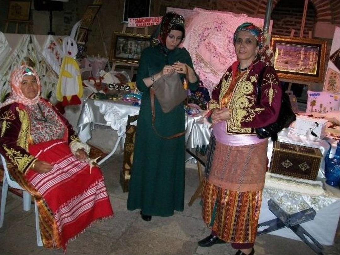 Hayat Boyu &Ouml;ğrenme Kurumları Yıl Sonu Sergisi