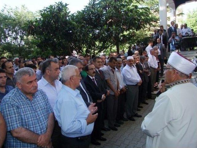 Selde Hayatını Kaybeden Genç Toprağa Verildi