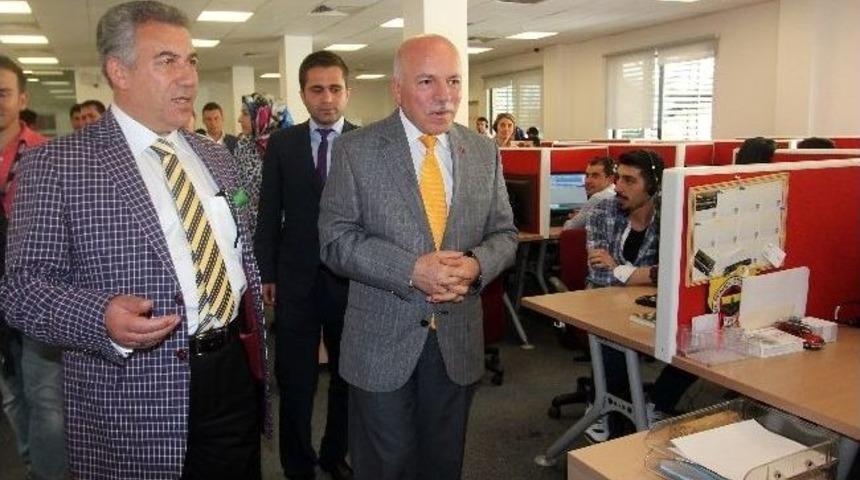 Sekmen, Turkcell Global Bilgi &Ccedil;ağrı Merkezi'ni Gezdi