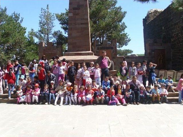 Yakutiye Aliravi İlkokulu &Ouml;ğrencileri Tabyaları Gezdi 1