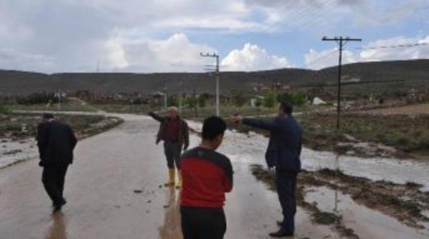 Cihanbeyli&rsquo;de Sağanak Yağış