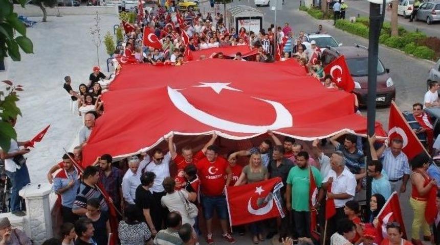Didim&rsquo;de Bayrağa Saygı Y&uuml;r&uuml;y&uuml;ş&uuml;
