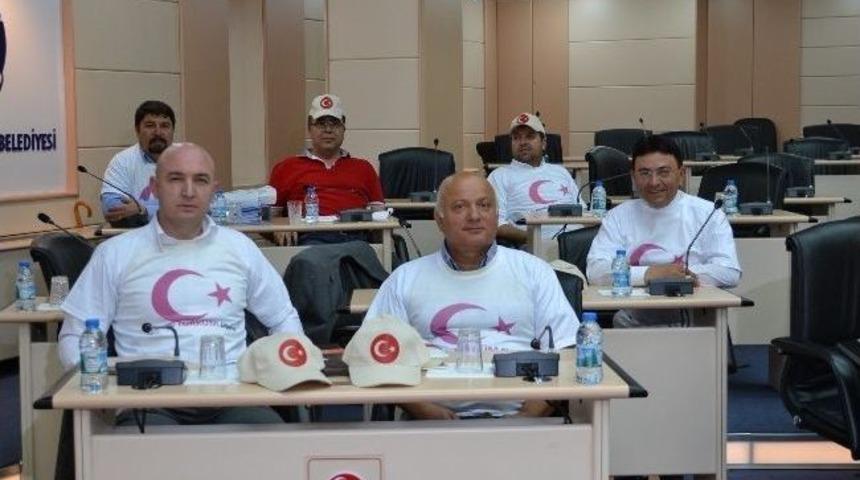 Mhp&rsquo;li Meclis &Uuml;yelerinden Bayrak Tiş&ouml;rtl&uuml; Protesto