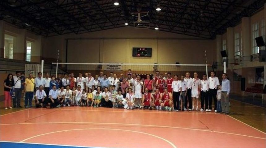 Aydın&rsquo;da &Ouml;ğretmenler Arasındaki Voleybol Turnuvası Sona Erdi
