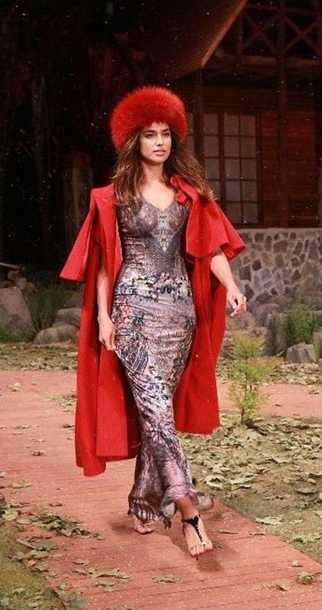 Irına Giydi Kıyafetler Yok Sattı 2