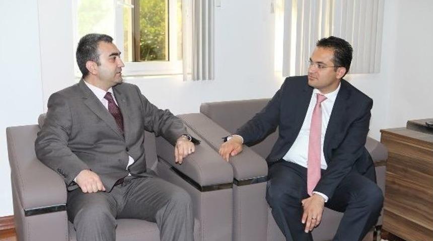 Bornova'da Atık Kağıtlar Engellilere El-ayak Oldu