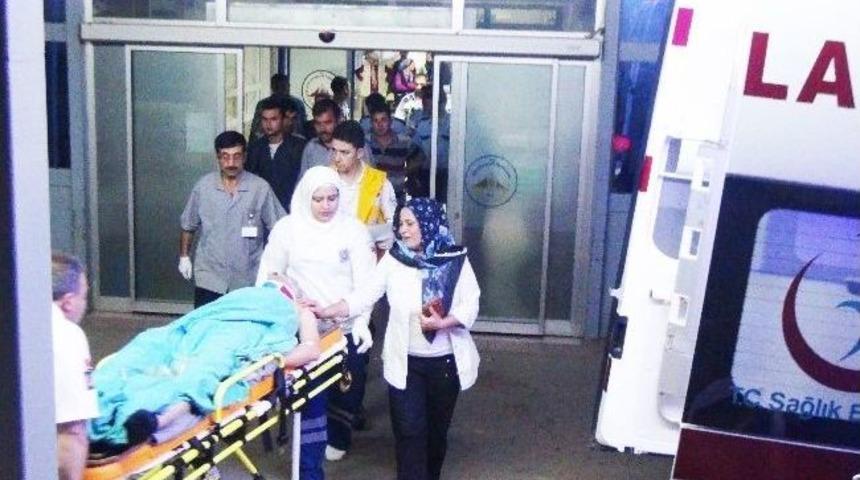 Otomobil Manava Girdi: 2 Yaralı