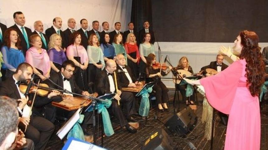 (&ouml;zel Haber) Recep Sert Ve Nişanlısının Konser Keyfi